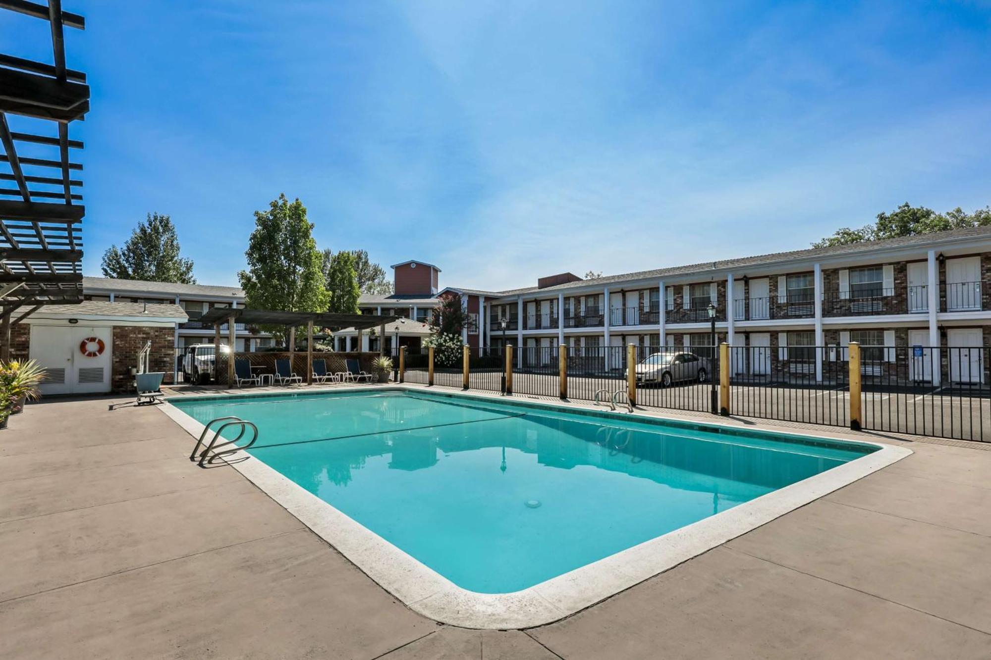 Best Western Horizon Inn Медфорд Экстерьер фото